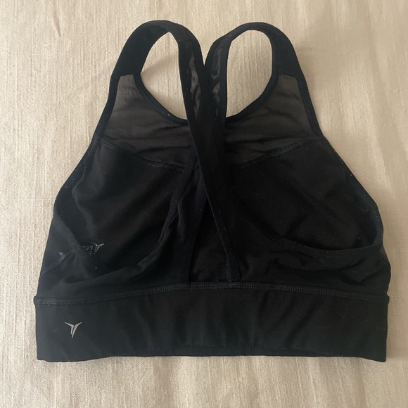 Old Navy Athletic Crop - Picture 2 of 3